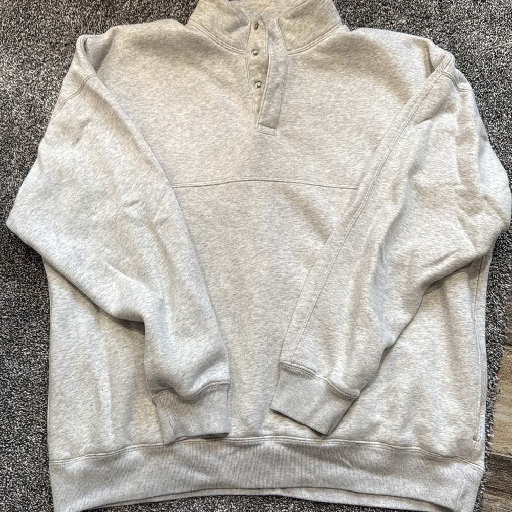 Abercrombie & Fitch Gray Sweater